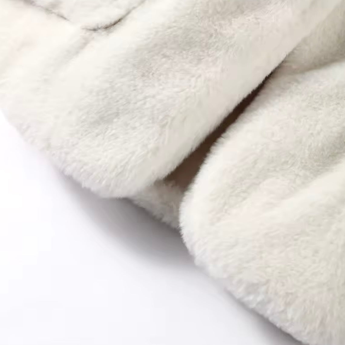 Manteau Fourrure à Capuche