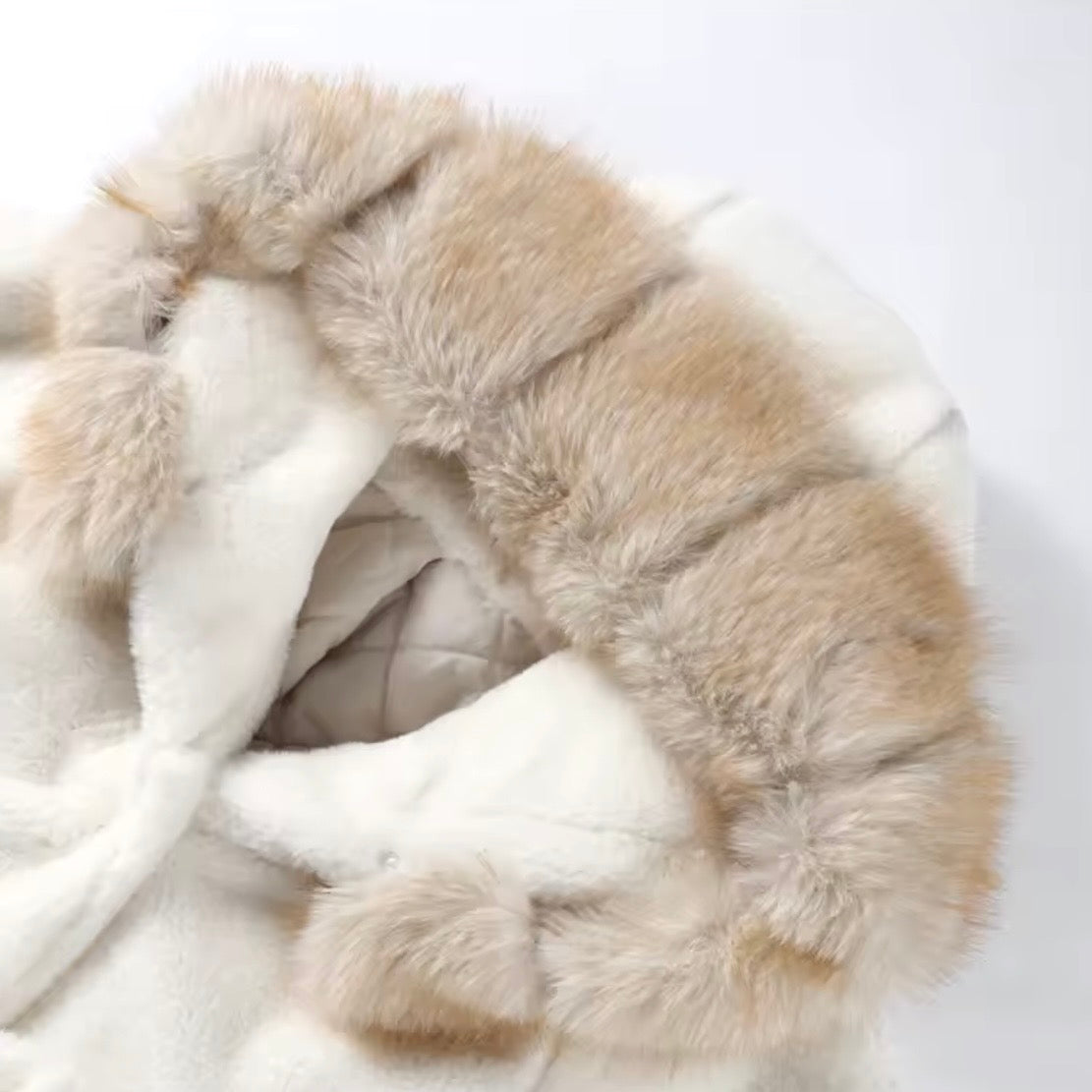 Manteau Fourrure à Capuche